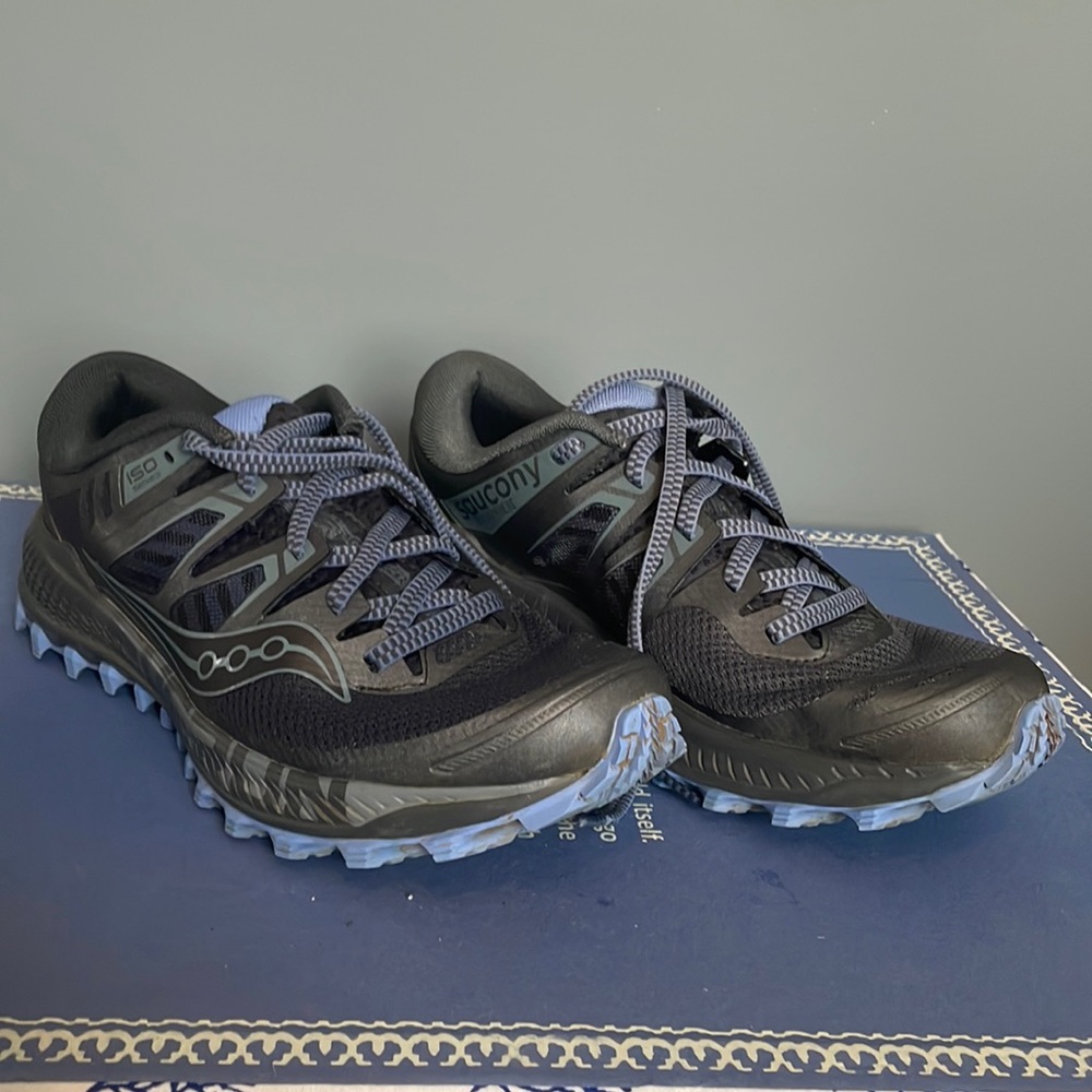 Saucony Peregrine Trail Shoes - size 8.5